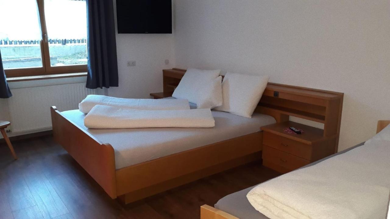 B&B Fruehlingsheim Racines Esterno foto